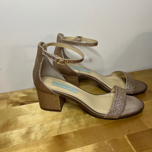 Betsy Johnson SB-Miri Ankle Strap Glitter Gold Sandal Women's 6.5 Block Heel - Picture 1 of 16
